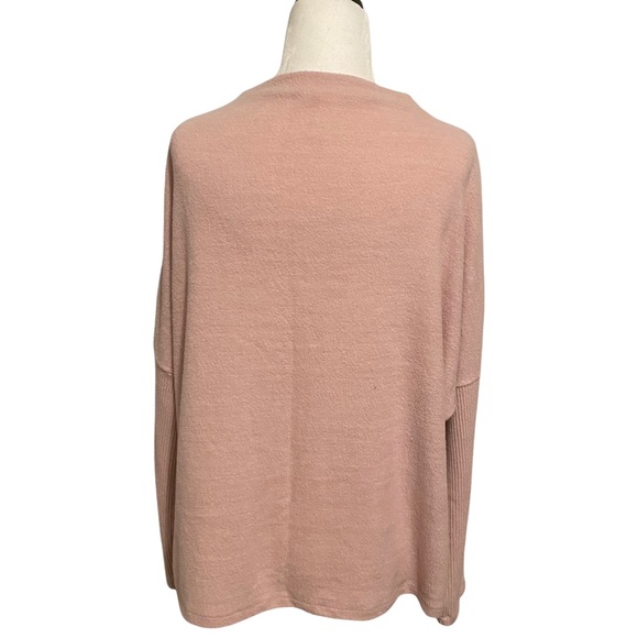 H&M Batwing Sweater Size Medium - Picture 5 of 7